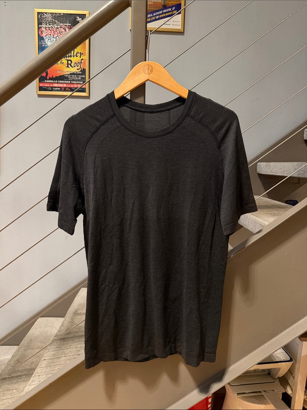 Lululemon Metal Vent Tech Short Sleeve Shirt in Black. Men’s size Smal